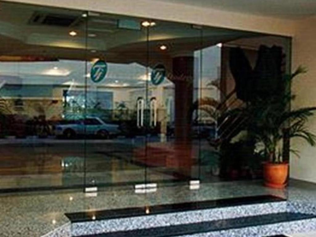 Traders Inn Brunei Μπαντάρ Σερί Μπεγκαβάν Εξωτερικό φωτογραφία